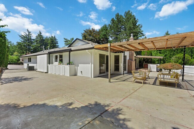 Building Photo - Stylish 3BR Beaverton Ranch w/ RV Parking & Hot Tub