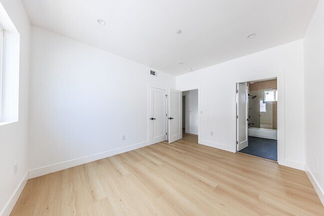 Building Photo - 1013 S Citrus Ave