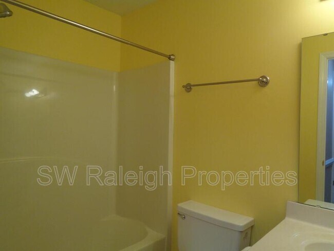 Building Photo - 1400 Squire Ridge Dr
