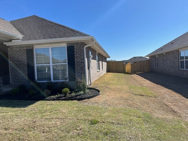 Building Photo - MADISON City Schools! MOVE IN READY NEW 4BR