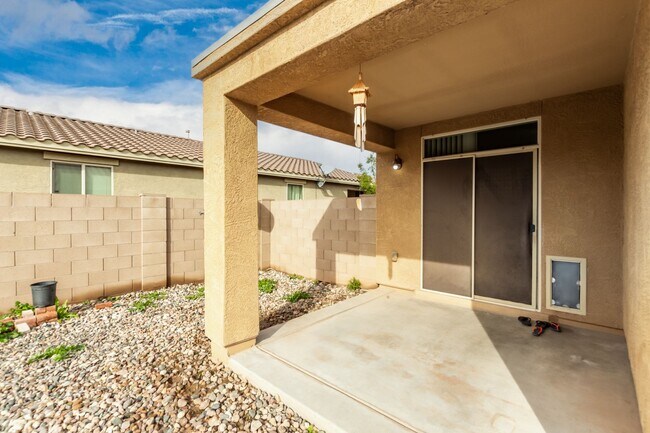 Building Photo - Attractive 3 bed, 2 bath home