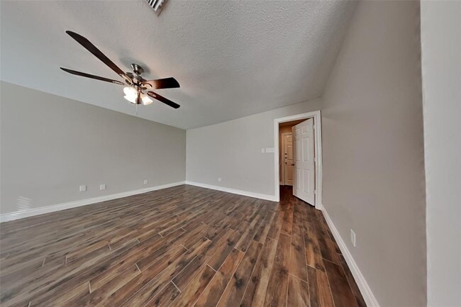 Building Photo - 2638 Brookdale Dr