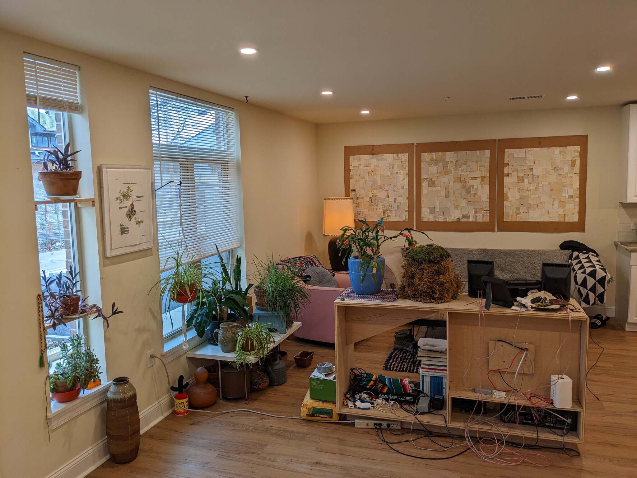 Living Room - 225 W Pastorius St