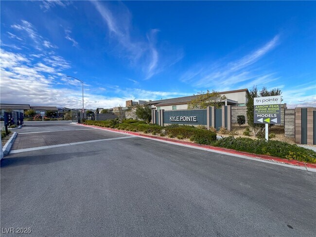 Building Photo - 9958 Valley St