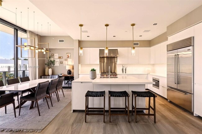 Building Photo - 3581 E Glencoe St