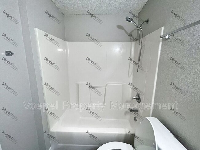 Building Photo - 5644 N Anita Ave