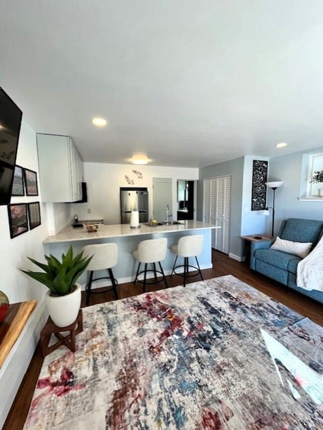 Building Photo - Winter Seasonal Rental- Summit Yacht Club 37