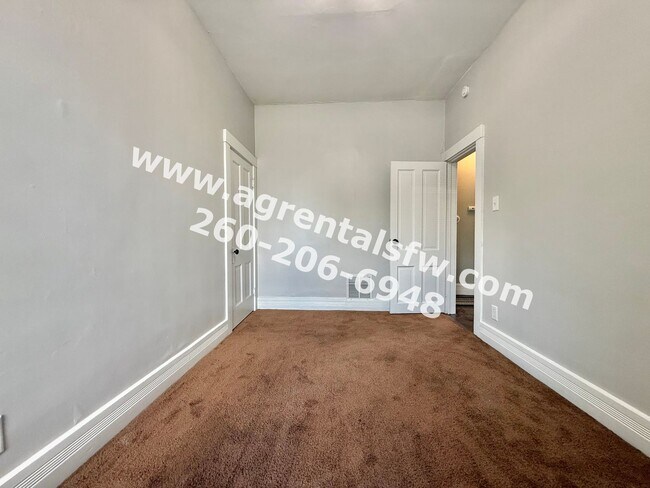 Building Photo - 1102 Runnion Ave