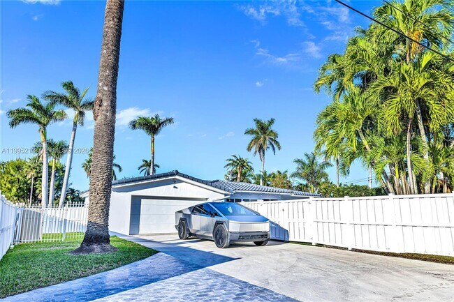 Building Photo - 750 Harrison St