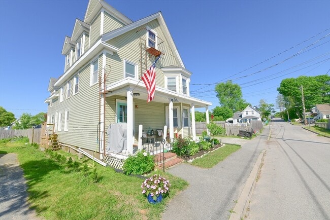 Building Photo - 21 12th St