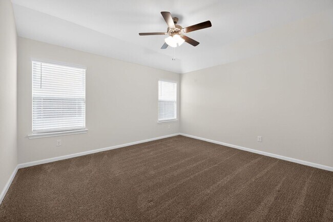 Building Photo - Beautiful Open-Concept Home with Washer/Dryer Included & Private Yard in Princeton