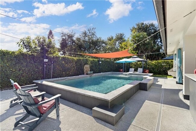 Building Photo - 10990 Goodwin St