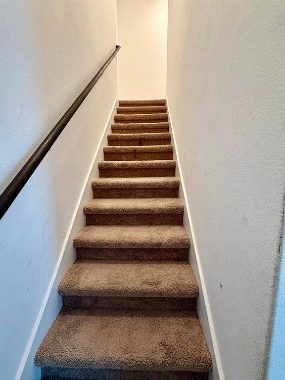 Building Photo - 509 Riverdale Dr