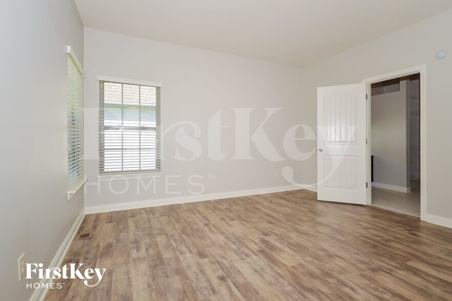 Building Photo - 4405 Nottinghill Dr