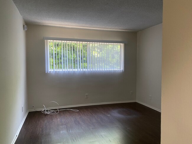 Building Photo - 3436 Vinton Ave