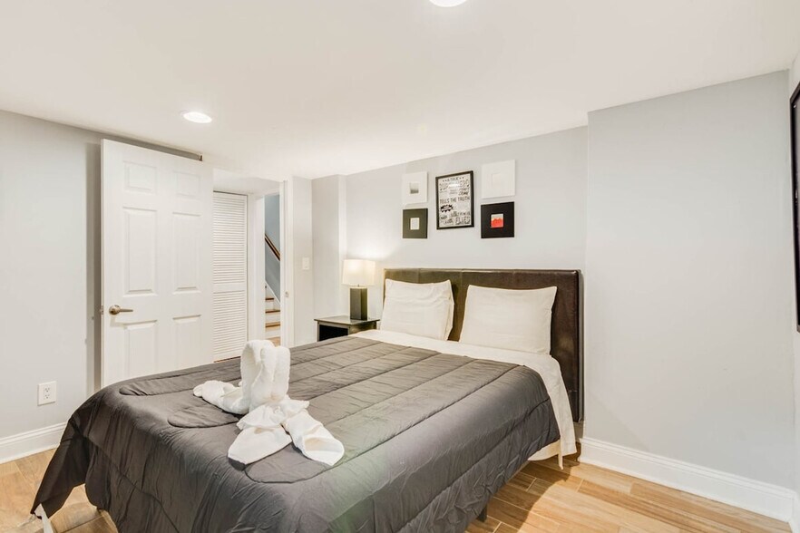 Building Photo - 2640 Casher Dr