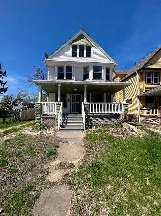 Primary Photo - Spacious, Section 8 Accepted, 5 Br
