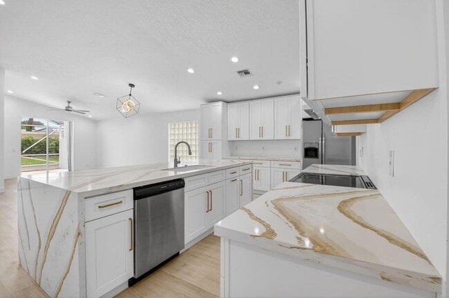 Building Photo - 11728 Dove Hollow Ave