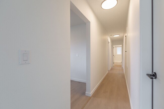 Building Photo - Crowne Pointe Apartment Homes