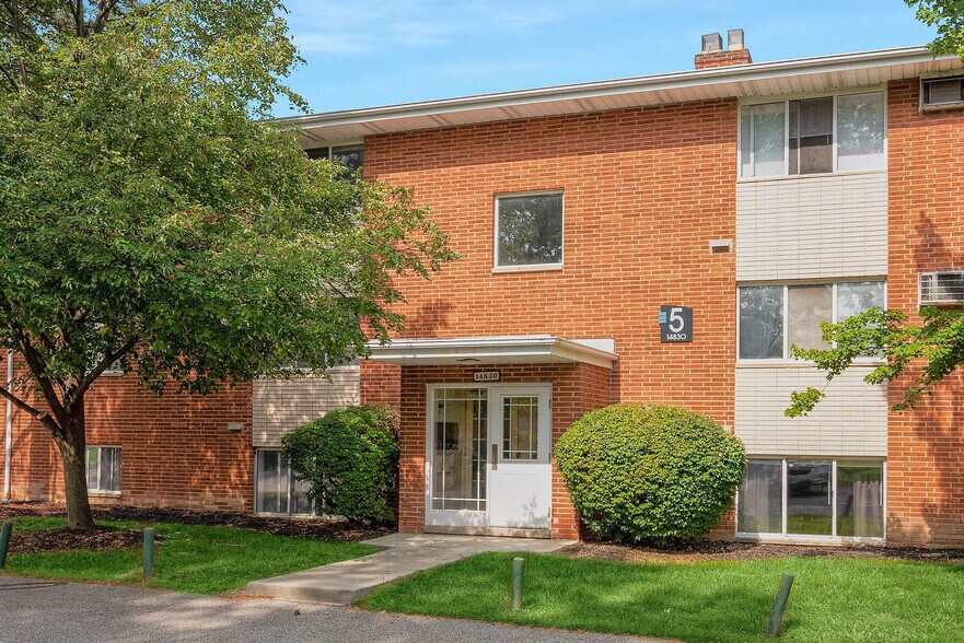 Midpark Village 14890 Bagley Rd Middleburg Heights OH 44130