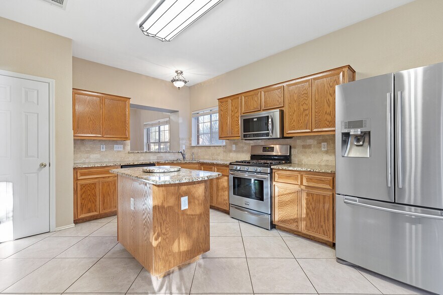 Building Photo - 9004 Brimstone Ln
