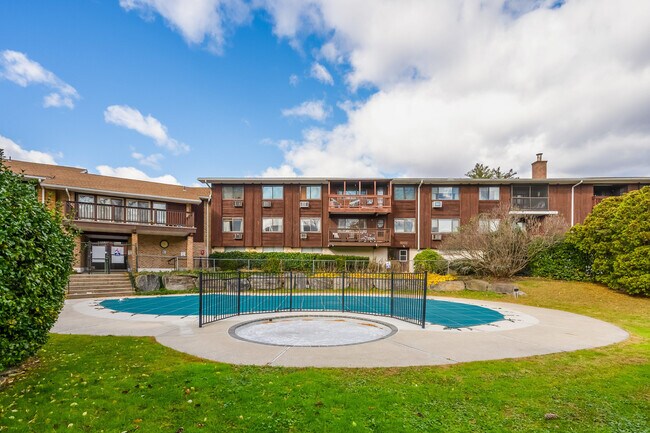 Building Photo - 154 Cold Spring Rd