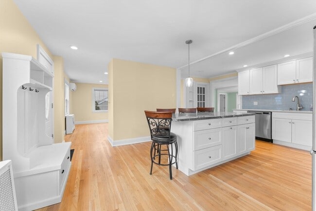 Building Photo - 20 Brae Rd