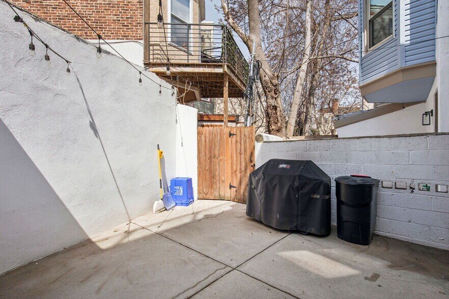 Building Photo - 1833 Ginnodo St
