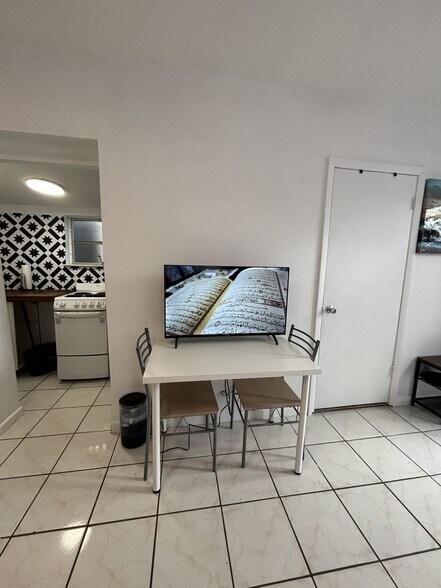 Building Photo - 6334 SW 35th St