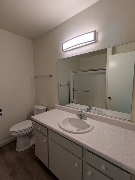 Full Bath - 2660 Spyglass Dr