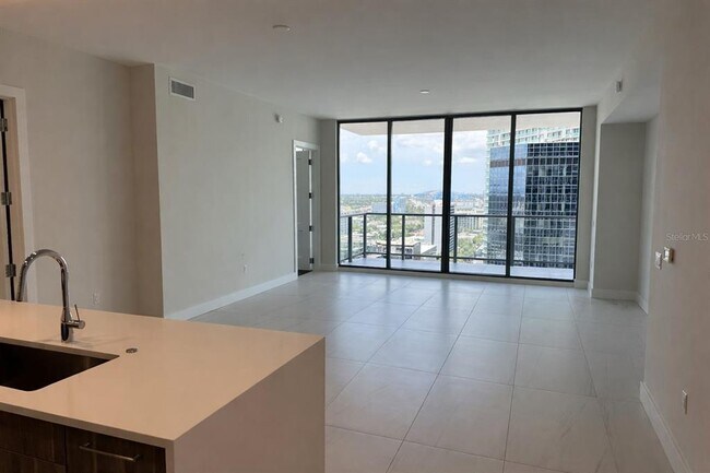 Building Photo - 275 1st Ave S