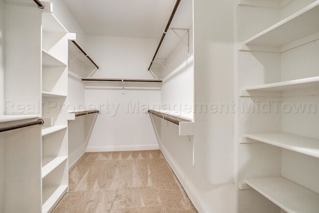 Building Photo - 2911 Pino-