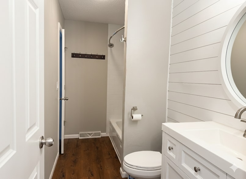 Upstairs bathroom - 3309 Winston Dr