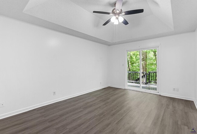 Building Photo - 118 Greentree Pkwy