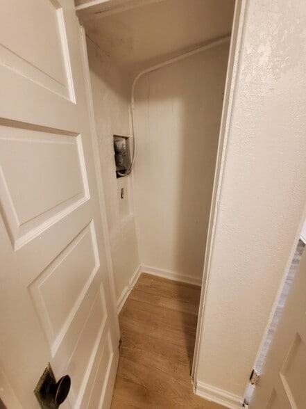 Utility Closet - 2008 N Copia St