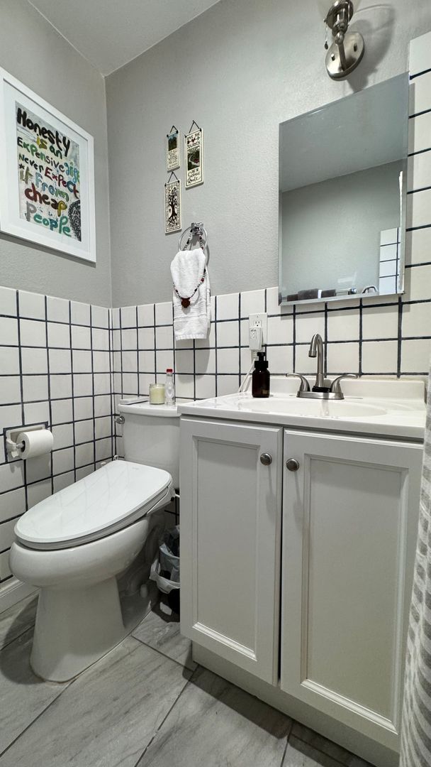 Building Photo - Renovated 4 Bedroom, 2 Bathroom Home in a Prime Phoenix Location!