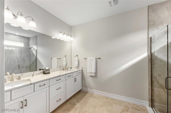 Building Photo - 28044 Sanibel Sands St