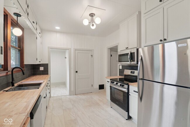 Building Photo - 615 N Grant Ave