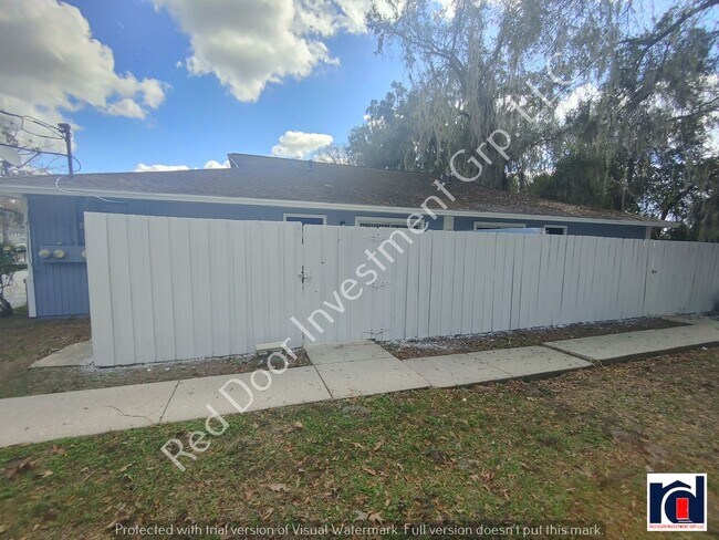 Building Photo - Updated 2 Bedroom 1 Bath Quadplex-Ocala!