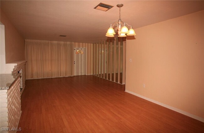 Building Photo - 289 Coral Dr
