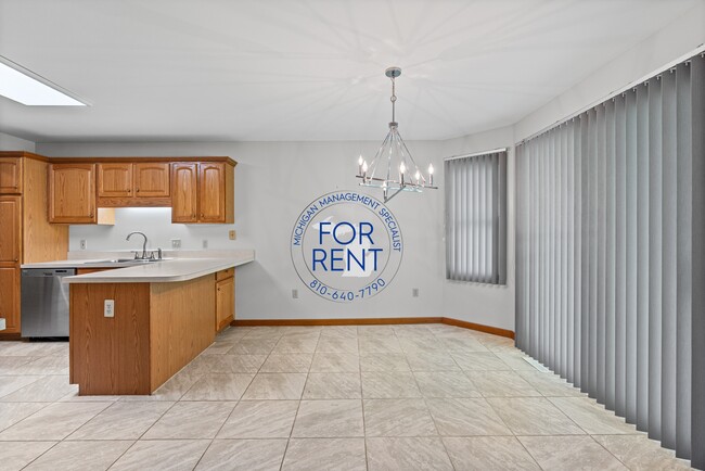 Building Photo - 3263 Silverwood Dr