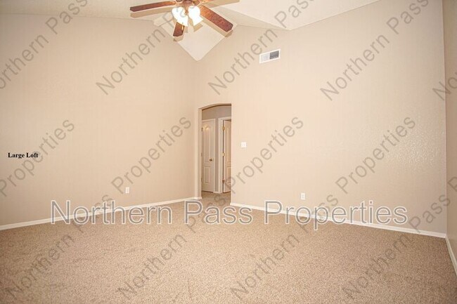 Building Photo - 10790 Adin St