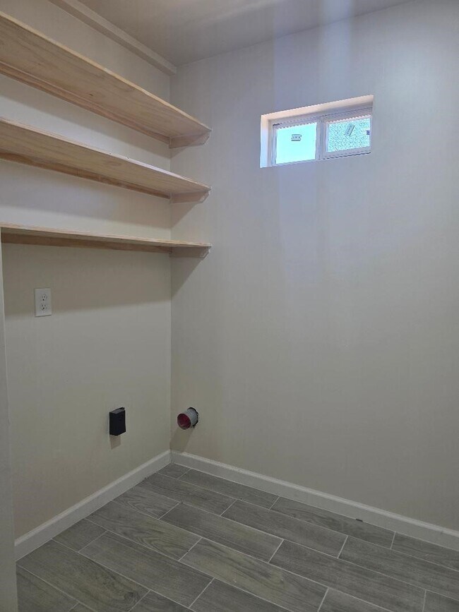 Building Photo - 952 Rd 5858