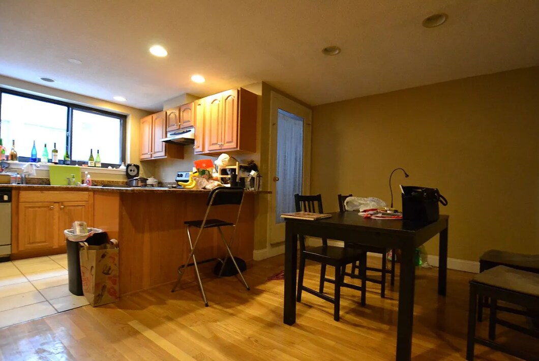 Building Photo - 85 Brainerd Rd