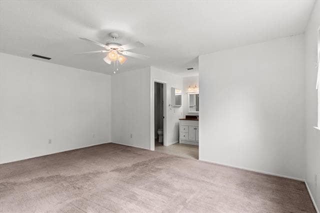 Building Photo - 2804 Royal Oaks Dr