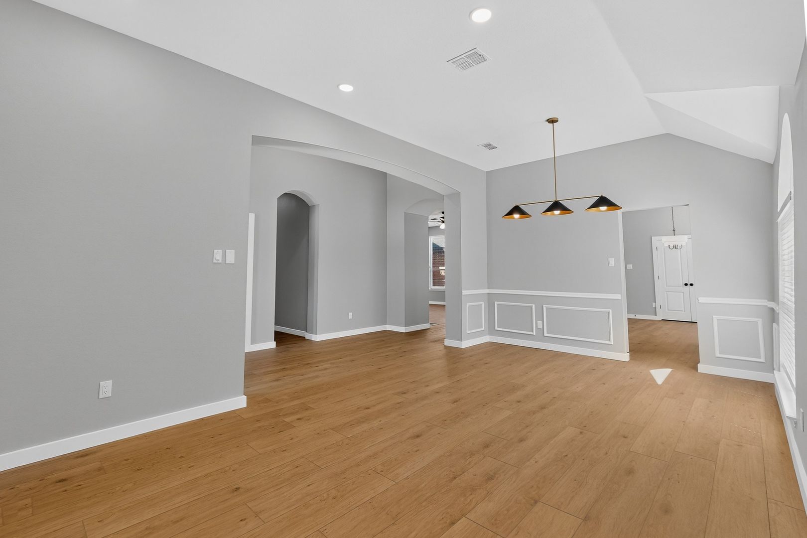 Building Photo - 11112 Amber Valley Dr
