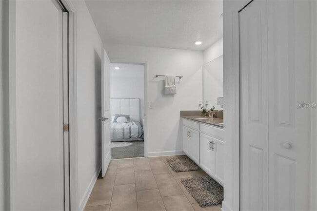 Building Photo - 9084 Sommerset Hills Dr