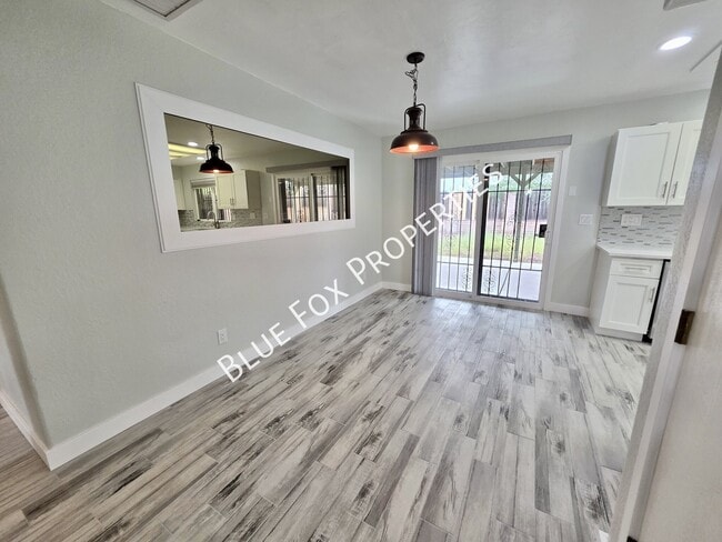 Building Photo - 8340 E Fond Du Lac Dr