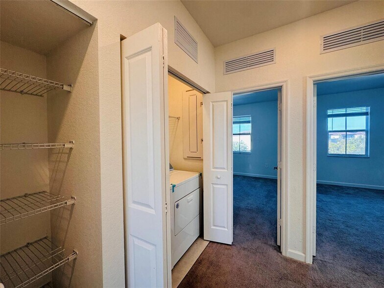 Building Photo - 2437 NW 131st Cir