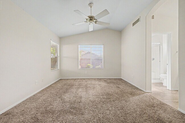 Building Photo - 7435 W Louise Dr